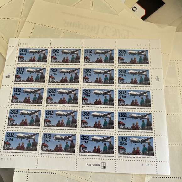 1997 Stamp Collection in perfect new condition - Picture 3 of 8